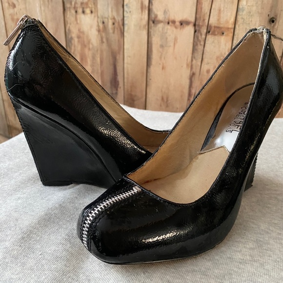 Shoes - Picture 2 of 4